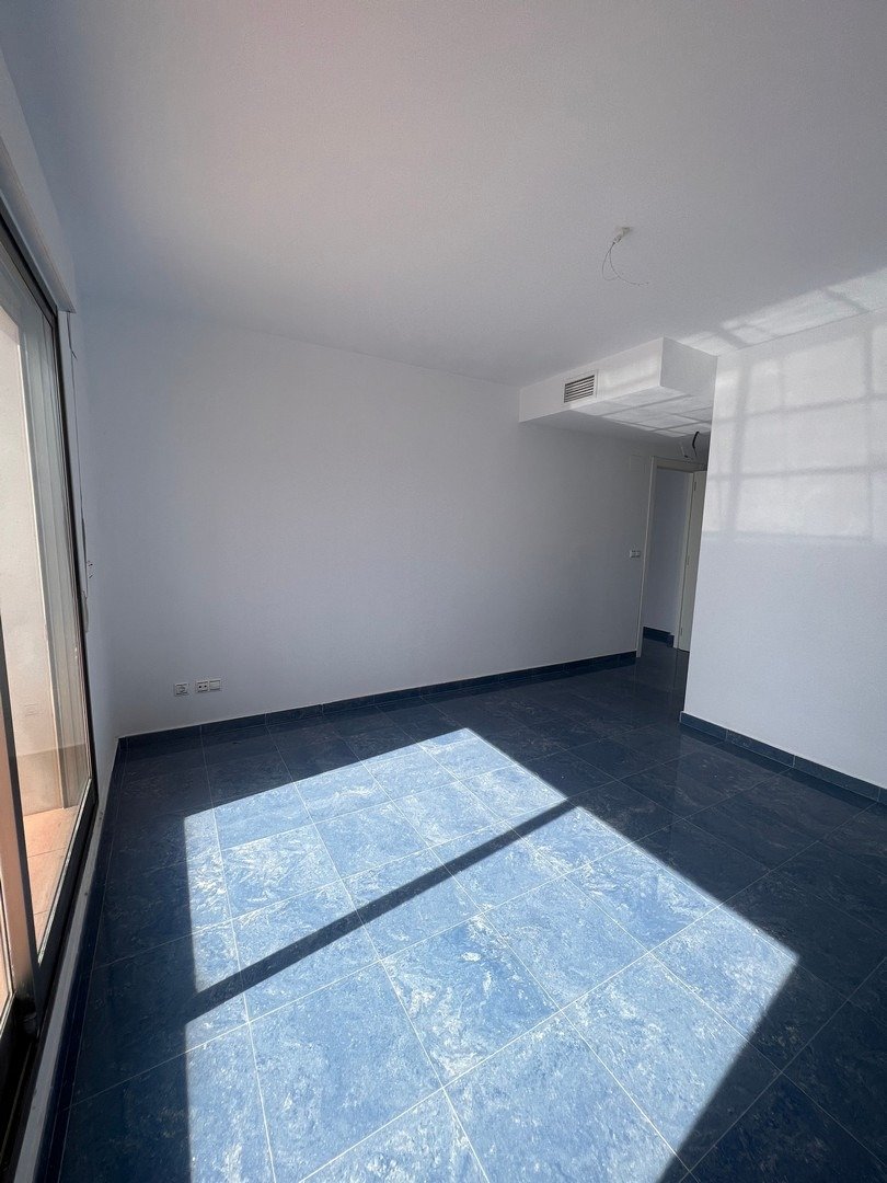 Ático de Lujo en Calpe: Vistas al Mar y Costa Blanca, Ático de lujo en venta en Calpe, Costa Blanca. Disfrute de vistas panorámicas al mar, 3 habitaciones y un estilo de vida exclusivo. ¡Su oportunidad de invertir!