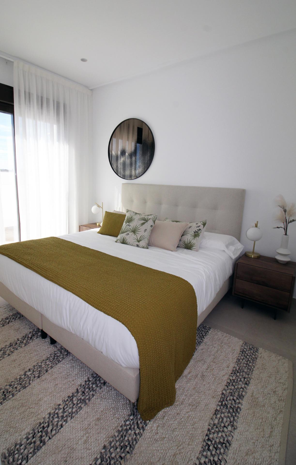 Adosado Moderno de 4 Dormitorios en Pilar de la Horadada, Descubre este adosado de nueva construcción en Pilar de la Horadada, Costa Blanca. 4 hab, 2 baños, piscina, solárium. ¡Tu sueño mediterráneo te espera!