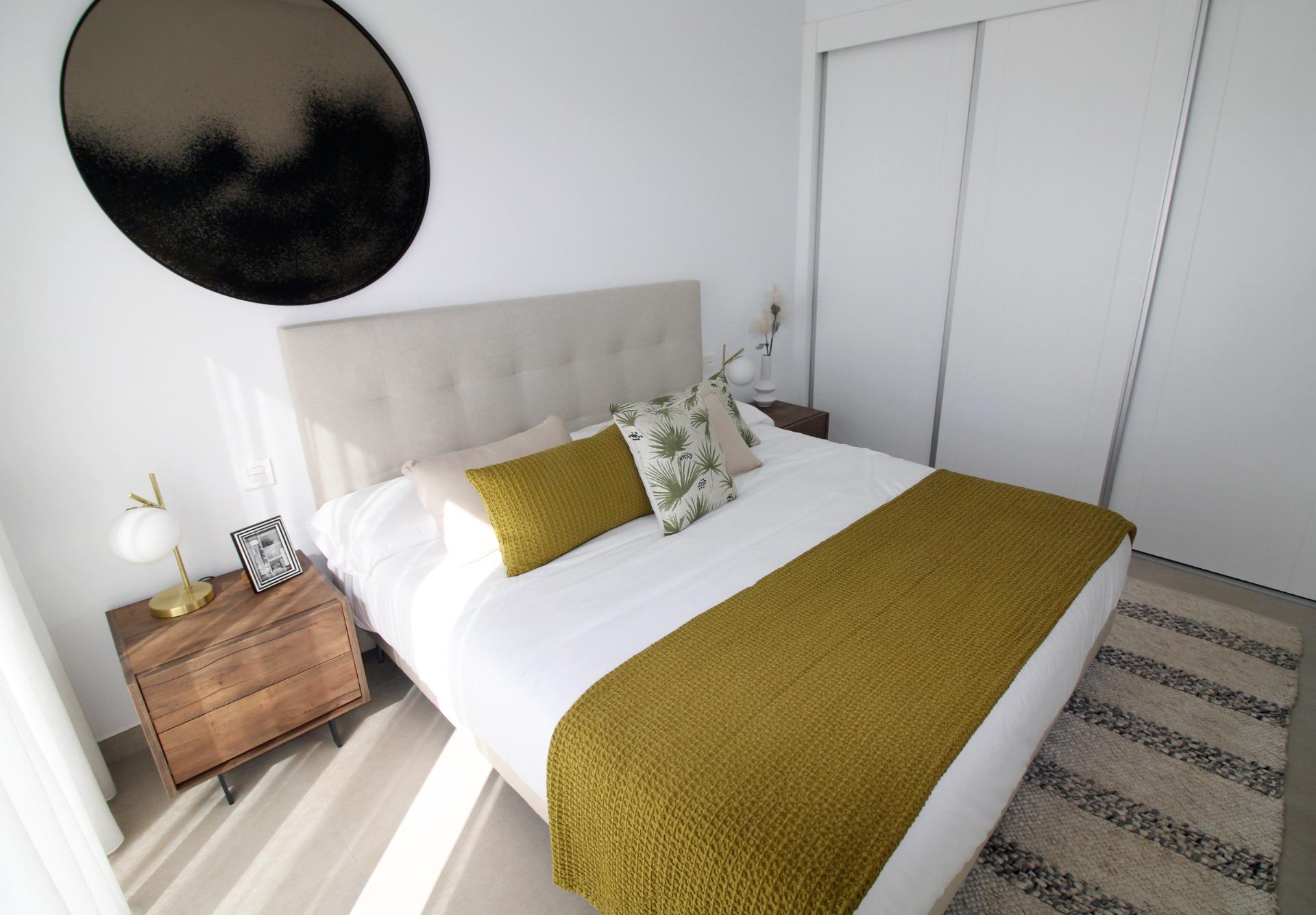 Adosado Moderno de 4 Dormitorios en Pilar de la Horadada, Descubre este adosado de nueva construcción en Pilar de la Horadada, Costa Blanca. 4 hab, 2 baños, piscina, solárium. ¡Tu sueño mediterráneo te espera!