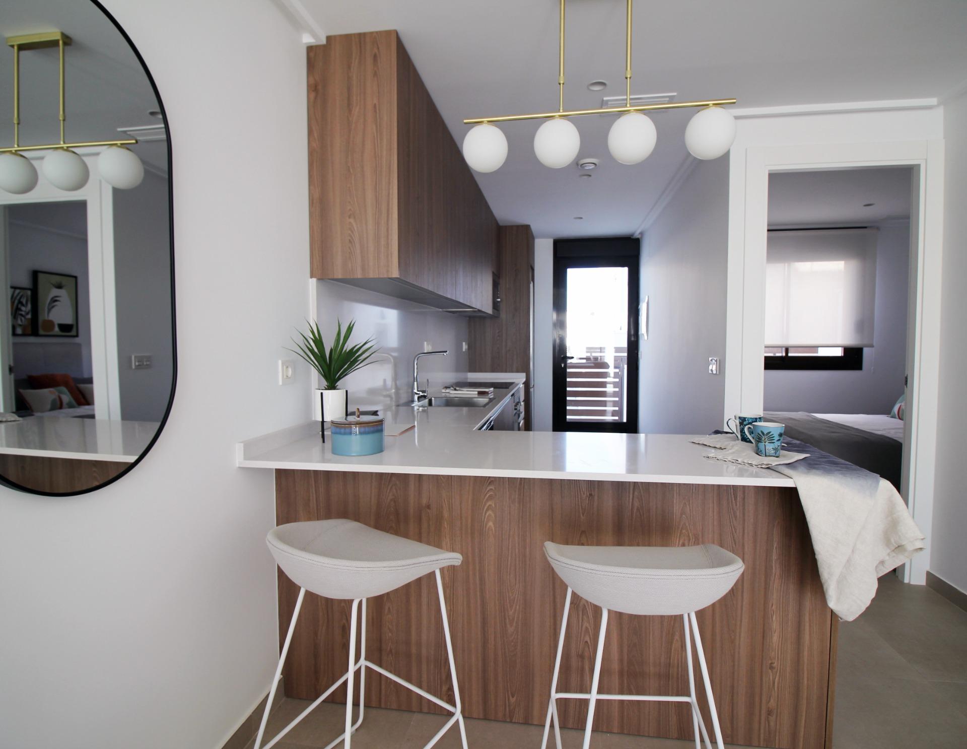 Adosado Moderno de 4 Dormitorios en Pilar de la Horadada, Descubre este adosado de nueva construcción en Pilar de la Horadada, Costa Blanca. 4 hab, 2 baños, piscina, solárium. ¡Tu sueño mediterráneo te espera!