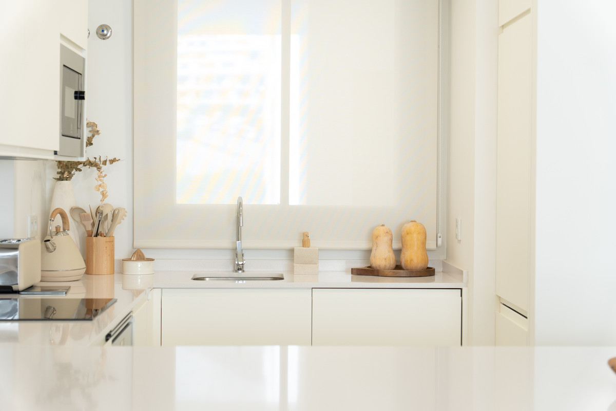 Exclusivo Apartamento de Lujo con Vistas al Mar en Fuengirola, Descubre lujo y sostenibilidad en Fuengirola. Apartamento de obra nueva en Costa del Sol: 3 hab, 2 baños, gran terraza, vistas al mar. Eficiencia energética, pa