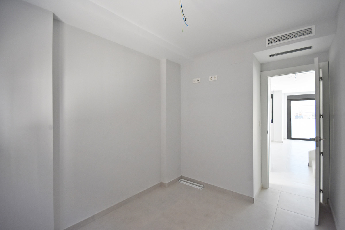 Villa de Ensueño con Vistas al Mar en Mazarrón, Villa en venta en Puerto de Mazarrón, Murcia. A 350m de la playa, con vistas al mar y solárium. 3 dormitorios, 3 baños. ¡Tu sueño mediterráneo por 309.000€!