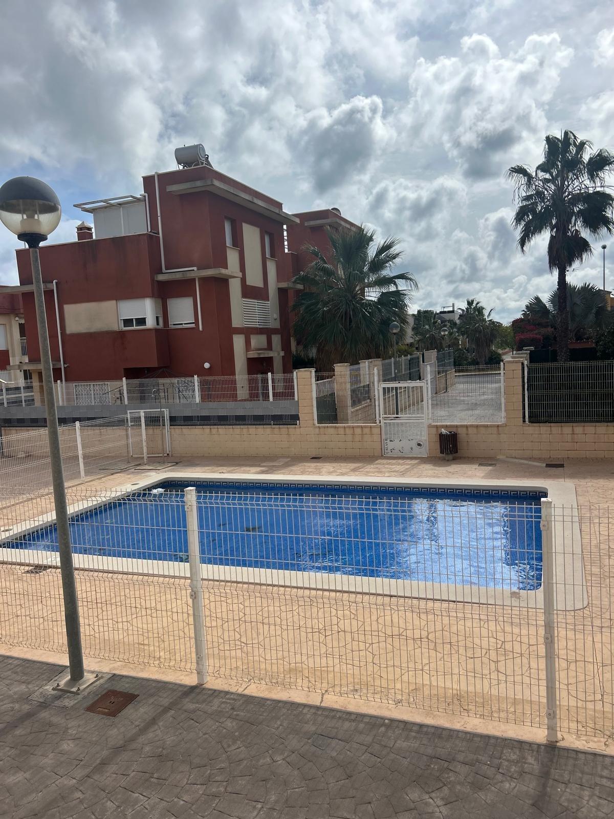 Complejo Residencial Regenerado en Lomas de Cabo Roig - Apartamentos Reformados, Apartamento renovado en Lomas de Cabo Roig, Orihuela Costa. 2 dorm, 2 baños. Listo para disfrutar, piscina, a 2km de playas. ¡Inversión ideal en Costa Blanca po