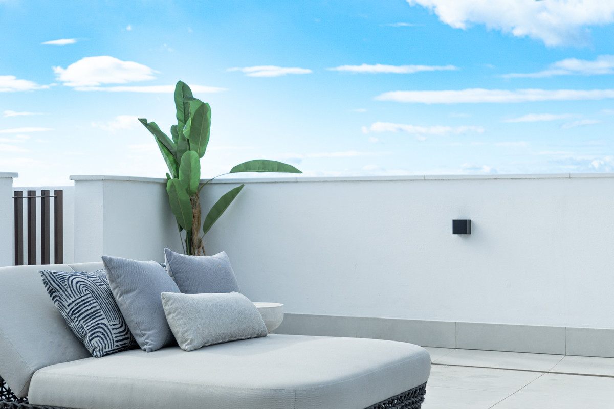 Exclusivo Apartamento de Lujo con Vistas al Mar en Fuengirola, Descubre lujo y sostenibilidad en Fuengirola. Apartamento de obra nueva en Costa del Sol: 3 hab, 2 baños, gran terraza, vistas al mar. Eficiencia energética, pa