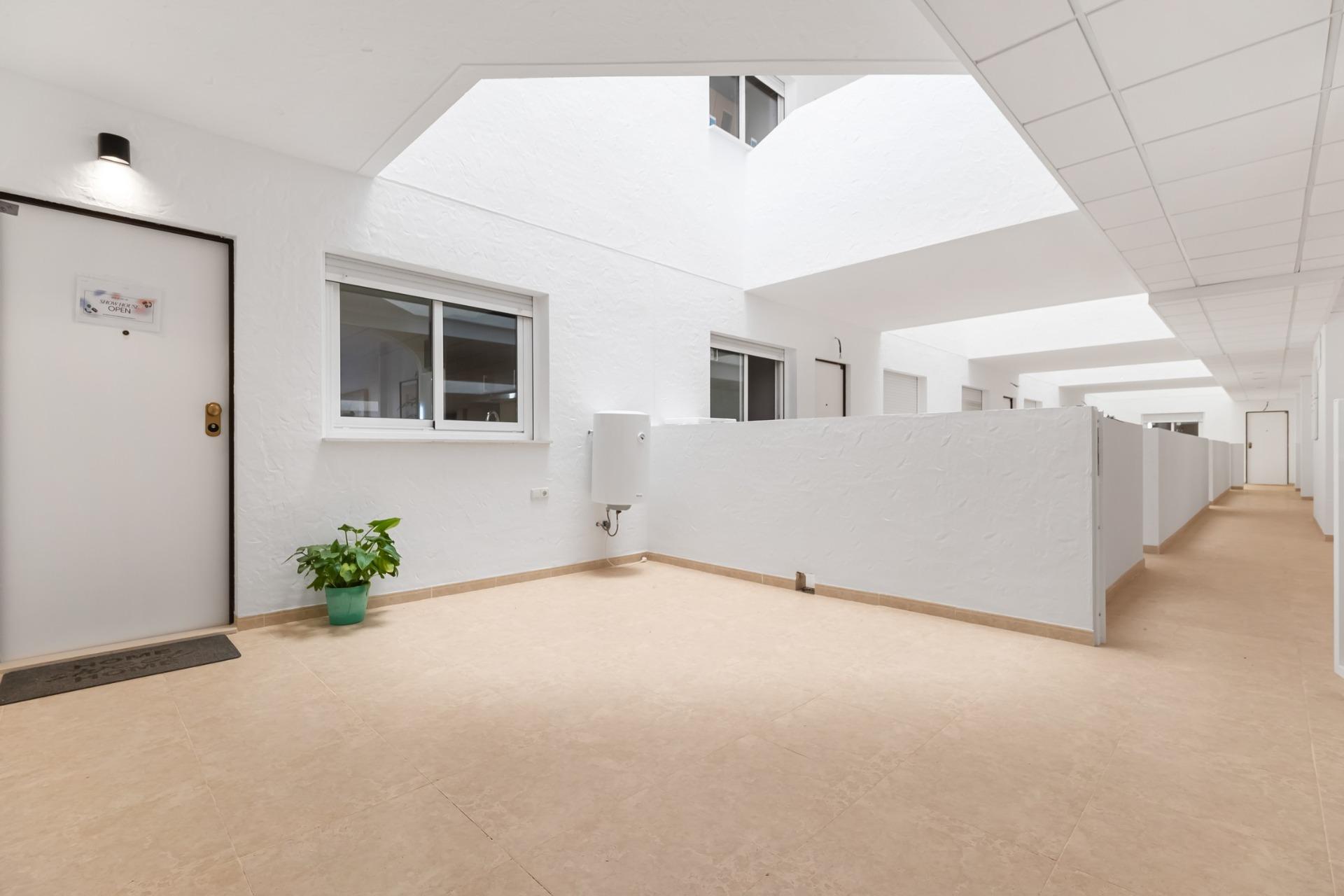 Complejo Residencial Regenerado en Lomas de Cabo Roig - Apartamentos Reformados, Apartamento renovado en Lomas de Cabo Roig, Orihuela Costa. 2 dorm, 2 baños. Listo para disfrutar, piscina, a 2km de playas. ¡Inversión ideal en Costa Blanca po