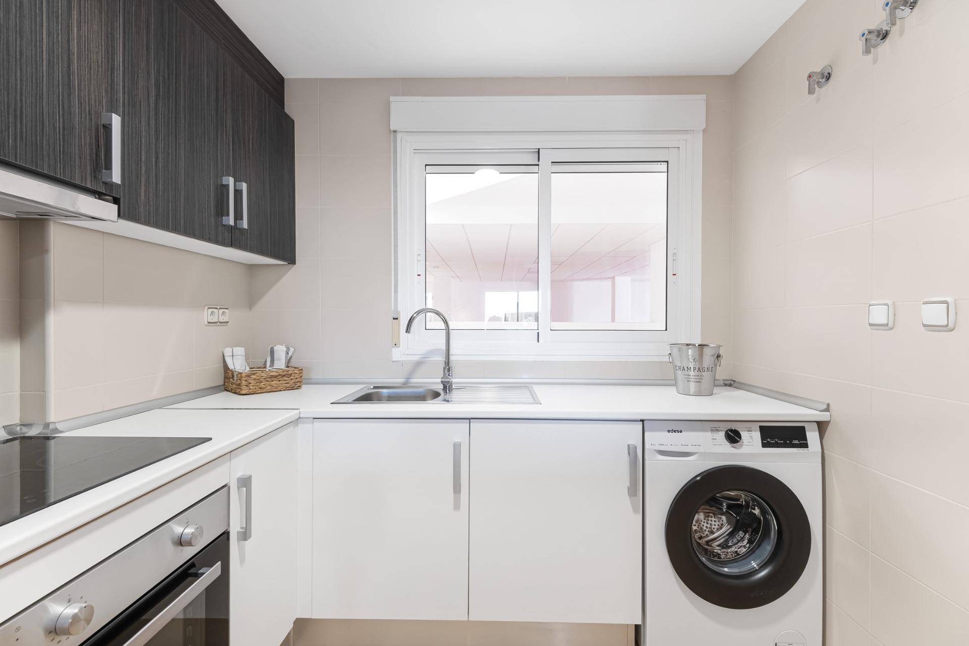 Complejo Residencial Regenerado en Lomas de Cabo Roig - Apartamentos Reformados, Apartamento renovado en Lomas de Cabo Roig, Orihuela Costa. 2 dorm, 2 baños. Listo para disfrutar, piscina, a 2km de playas. ¡Inversión ideal en Costa Blanca po
