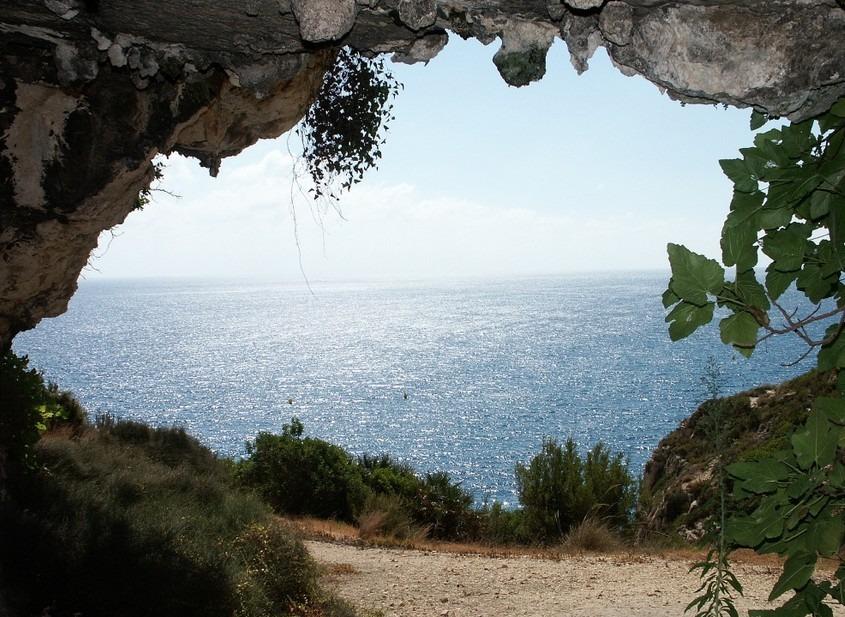 Villa de Lujo Moderna con Vistas al Mar en Cumbres del Sol, Descubre villa de lujo en Cumbres del Sol, Benitachell. Obra nueva con 4 hab, 5 baños, piscina infinita y vistas panorámicas al mar Mediterráneo. Vive el sueño