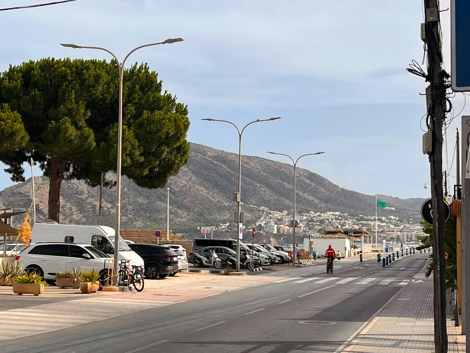 Altea: Apartamento con Vistas al Mar, Puerto y Gran Potencial, Apartamento de 113m² en Altea, a 1 calle del puerto. Vistas al mar y terraza. Ideal para reformar y vivir o invertir en la Costa Blanca. ¡315.000€!