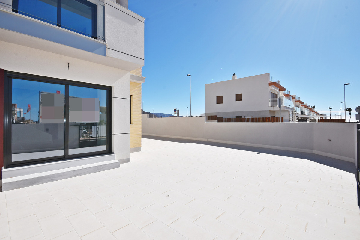 Villa de Ensueño con Vistas al Mar en Mazarrón, Villa en venta en Puerto de Mazarrón, Murcia. A 350m de la playa, con vistas al mar y solárium. 3 dormitorios, 3 baños. ¡Tu sueño mediterráneo por 309.000€!