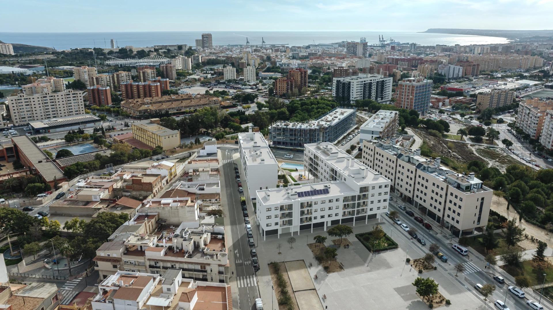Ático Exclusivo en Alicante: Vistas Abiertas, Costa Blanca, Ático de obra nueva en Alicante, Costa Blanca. 3 hab, 2 baños. Vistas despejadas, piscina, jardines. Calidades superiores. Vive el sueño mediterráneo por 320.90