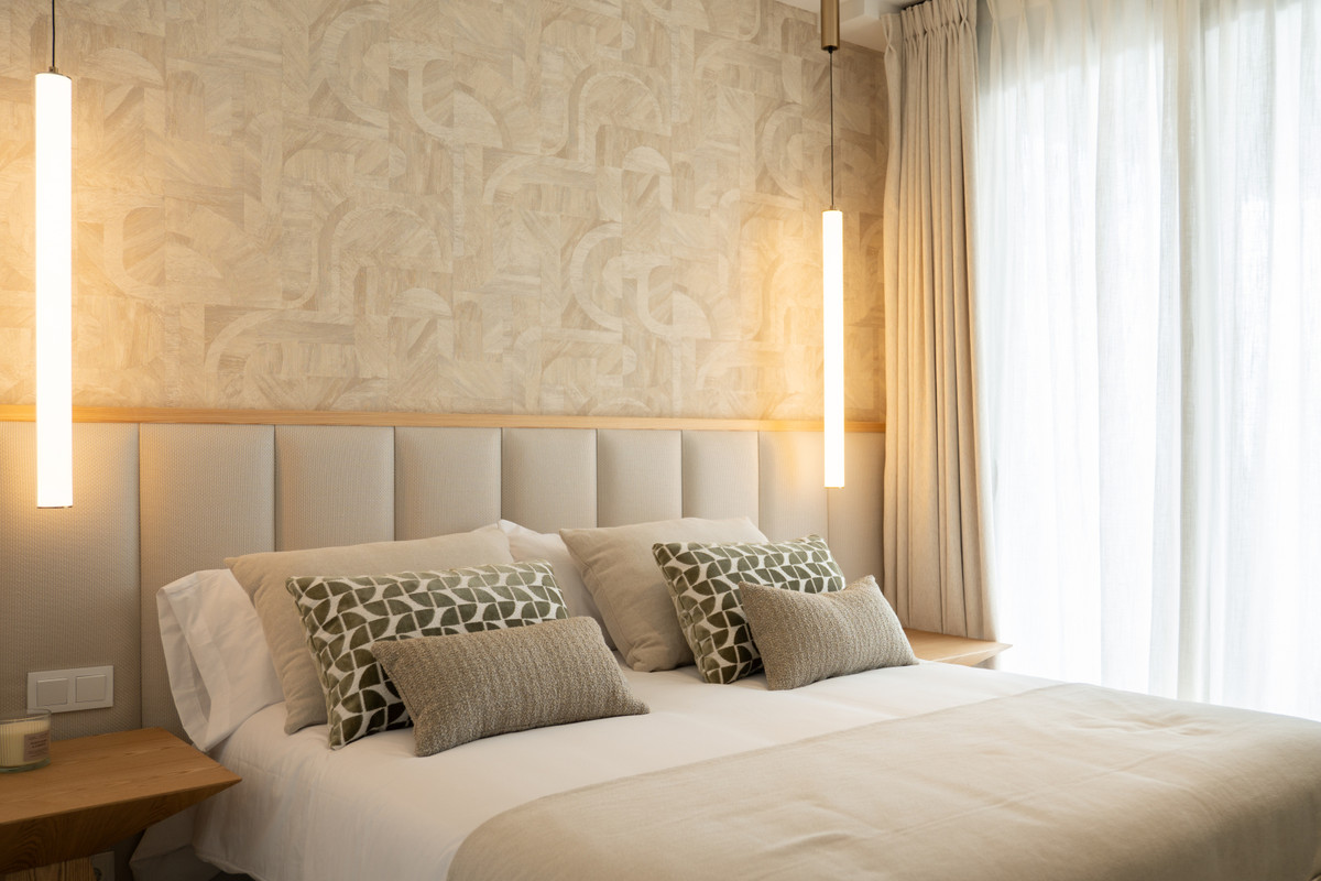 Exclusivo Apartamento de Lujo con Vistas al Mar en Fuengirola, Descubre lujo y sostenibilidad en Fuengirola. Apartamento de obra nueva en Costa del Sol: 3 hab, 2 baños, gran terraza, vistas al mar. Eficiencia energética, pa
