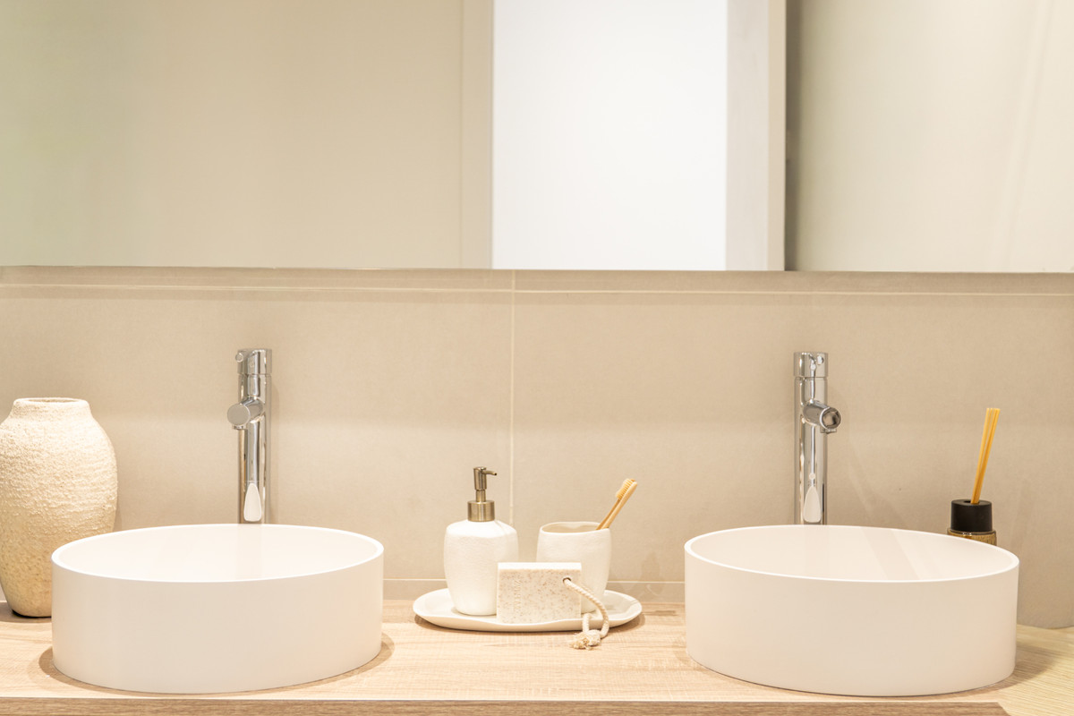 Lujo mediterráneo: Su nuevo hogar en Fuengirola, Residencias de obra nueva en Fuengirola, Costa del Sol. Apartamentos de lujo con terrazas, jardines y vistas al mar. Eficiencia energética y sostenibilidad.
