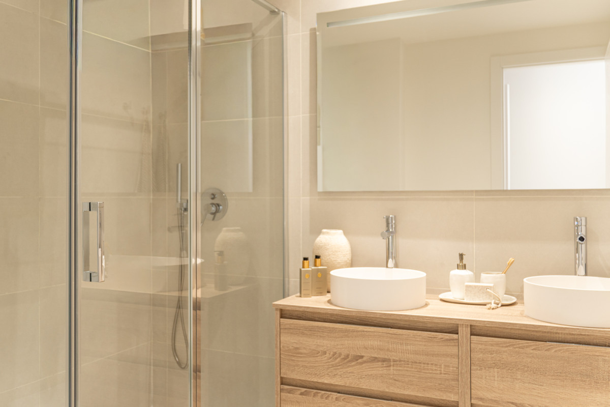 Exclusivo Apartamento de Lujo con Vistas al Mar en Fuengirola, Descubre lujo y sostenibilidad en Fuengirola. Apartamento de obra nueva en Costa del Sol: 3 hab, 2 baños, gran terraza, vistas al mar. Eficiencia energética, pa