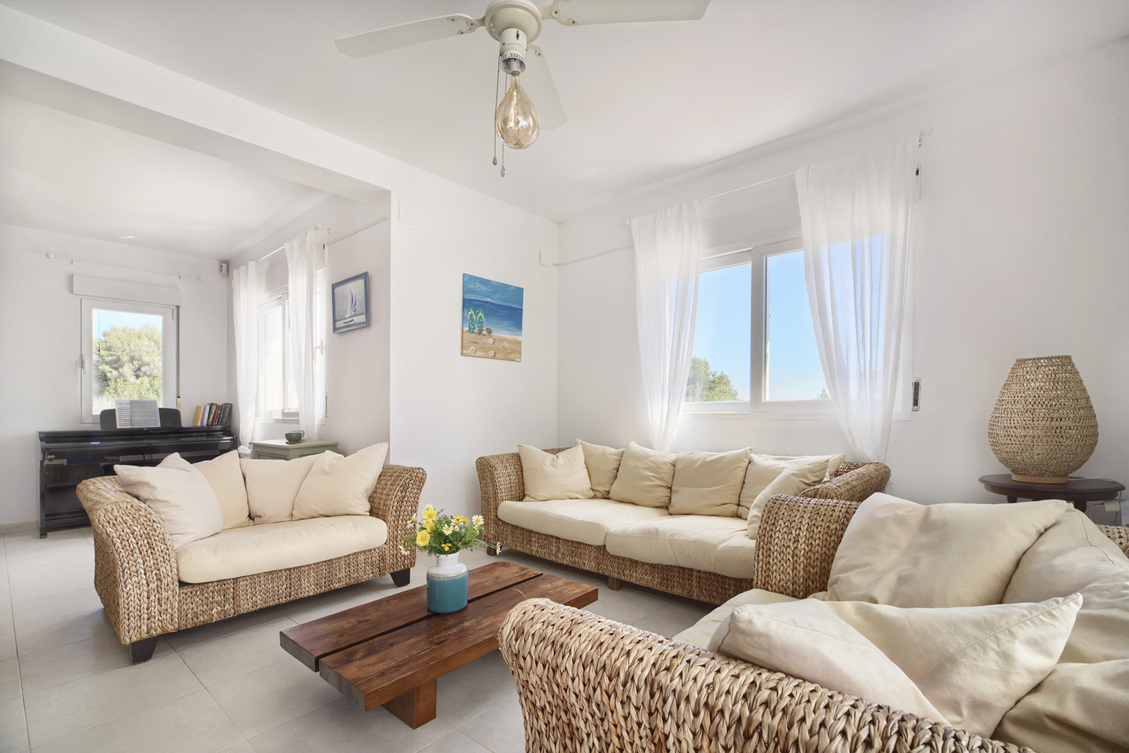 Javea: Exclusiva Villa Familiar con Piscina y Casa de Huéspedes, Villa tradicional en Las Laderas, Javea. 5 dormitorios, casa de invitados, piscina 50m², privacidad. Cerca de colegio y playas. Ideal inversión o familia. ¡749.