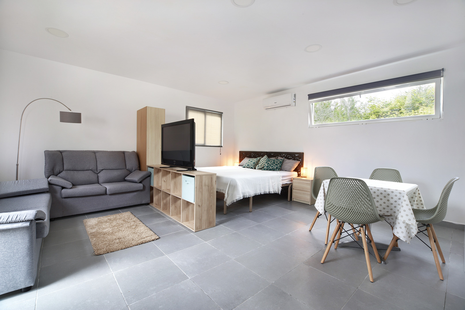 Javea: Exclusiva Villa Familiar con Piscina y Casa de Huéspedes, Villa tradicional en Las Laderas, Javea. 5 dormitorios, casa de invitados, piscina 50m², privacidad. Cerca de colegio y playas. Ideal inversión o familia. ¡749.
