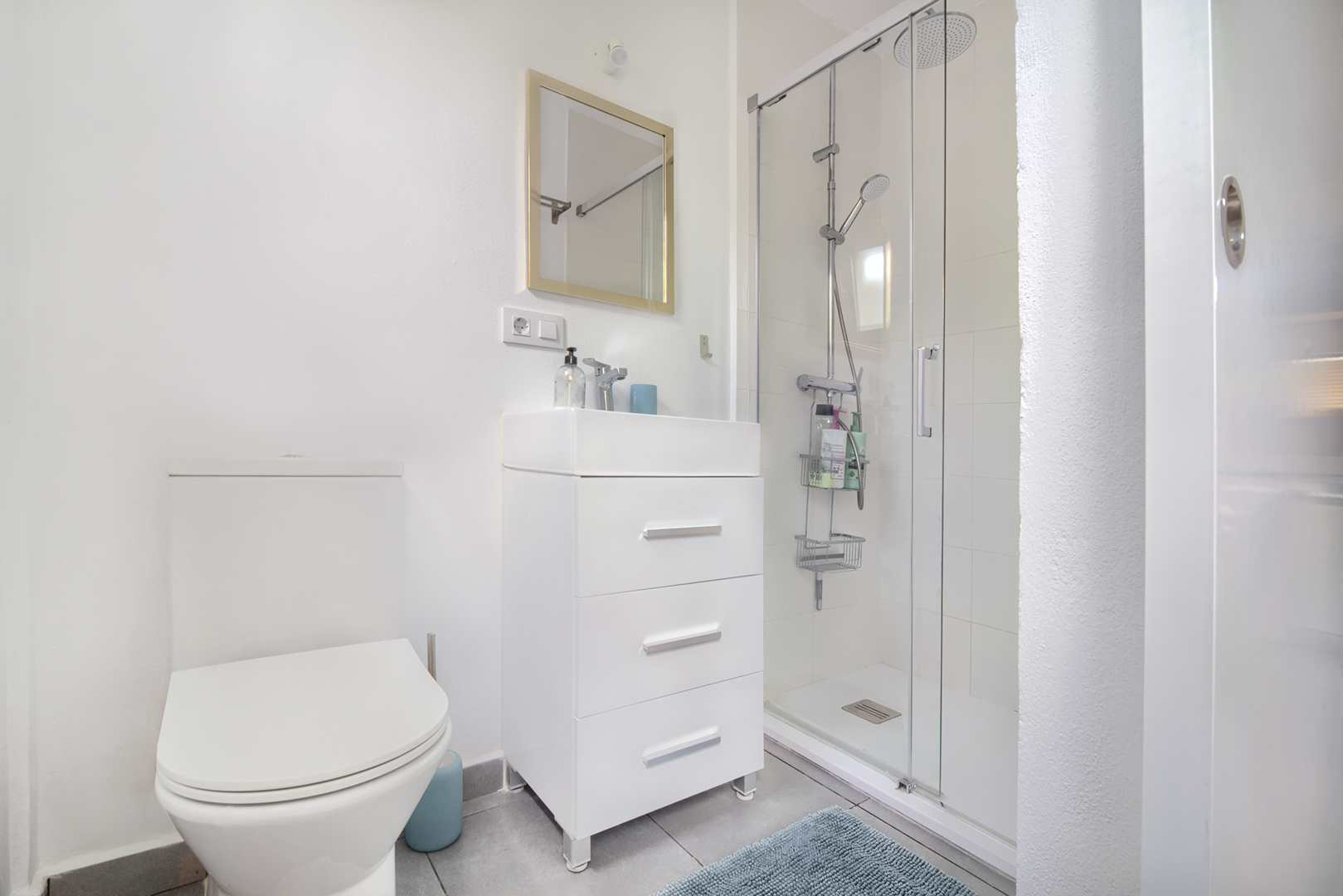 Javea: Exclusiva Villa Familiar con Piscina y Casa de Huéspedes, Villa tradicional en Las Laderas, Javea. 5 dormitorios, casa de invitados, piscina 50m², privacidad. Cerca de colegio y playas. Ideal inversión o familia. ¡749.