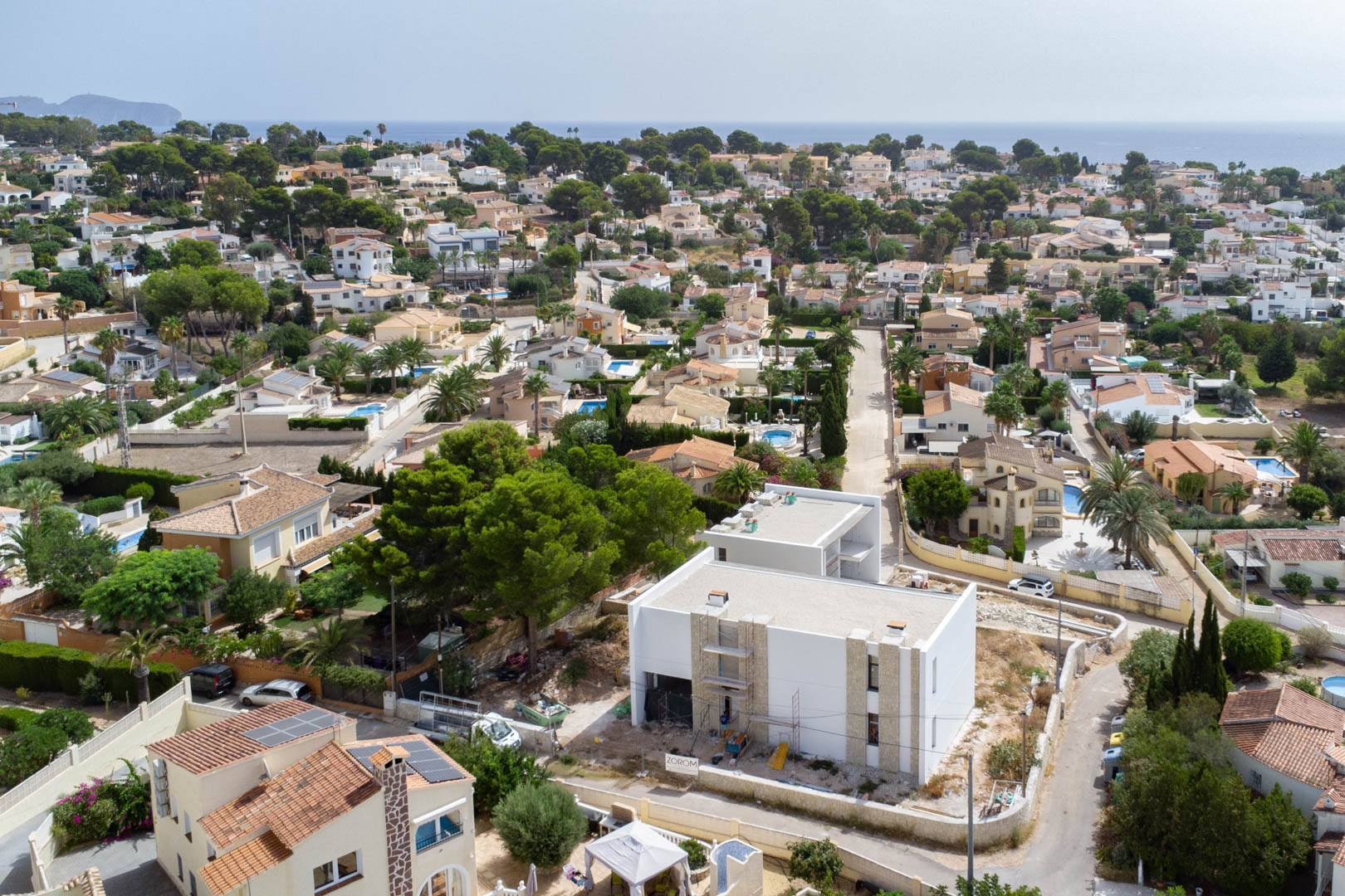 Exclusiva Villa Nueva en Calpe: Lujo y Autonomía Energética, Villa de lujo de nueva construcción en Calpe, Costa Blanca. A 500m de la playa, con vistas al Peñón de Ifach. 3 dormitorios, piscina, eficiencia A. ¡Un paraíso!