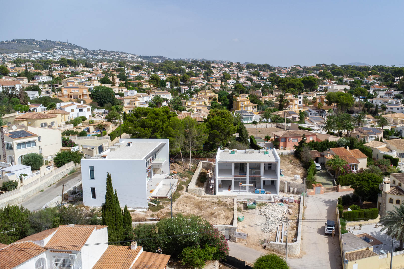 Exclusiva Villa Nueva en Calpe: Lujo y Autonomía Energética, Villa de lujo de nueva construcción en Calpe, Costa Blanca. A 500m de la playa, con vistas al Peñón de Ifach. 3 dormitorios, piscina, eficiencia A. ¡Un paraíso!