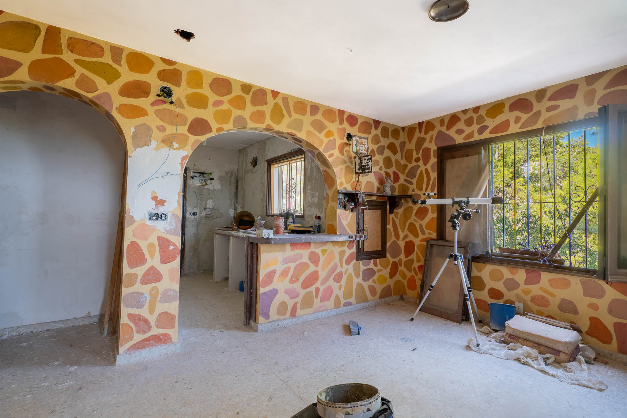 Villa en Benissa con Vistas al Mar: ¡Crea tu Hogar!, Villa tradicional en Benissa, Alicante, con potencial ilimitado para reformar. Ubicación privilegiada cerca de calas, vistas al mar y montañas. ¡Crea tu hogar s
