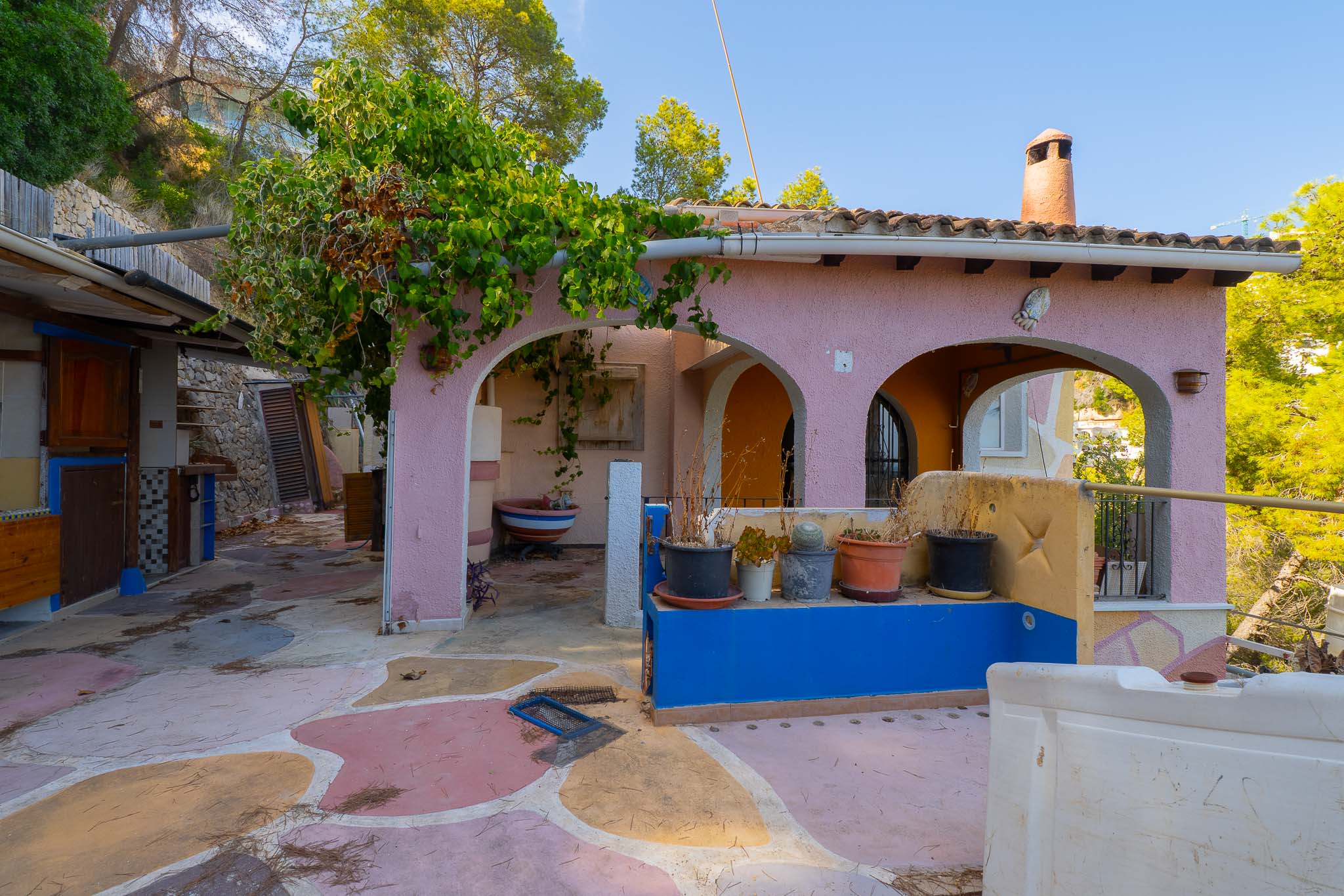Villa en Benissa con Vistas al Mar: ¡Crea tu Hogar!, Villa tradicional en Benissa, Alicante, con potencial ilimitado para reformar. Ubicación privilegiada cerca de calas, vistas al mar y montañas. ¡Crea tu hogar s