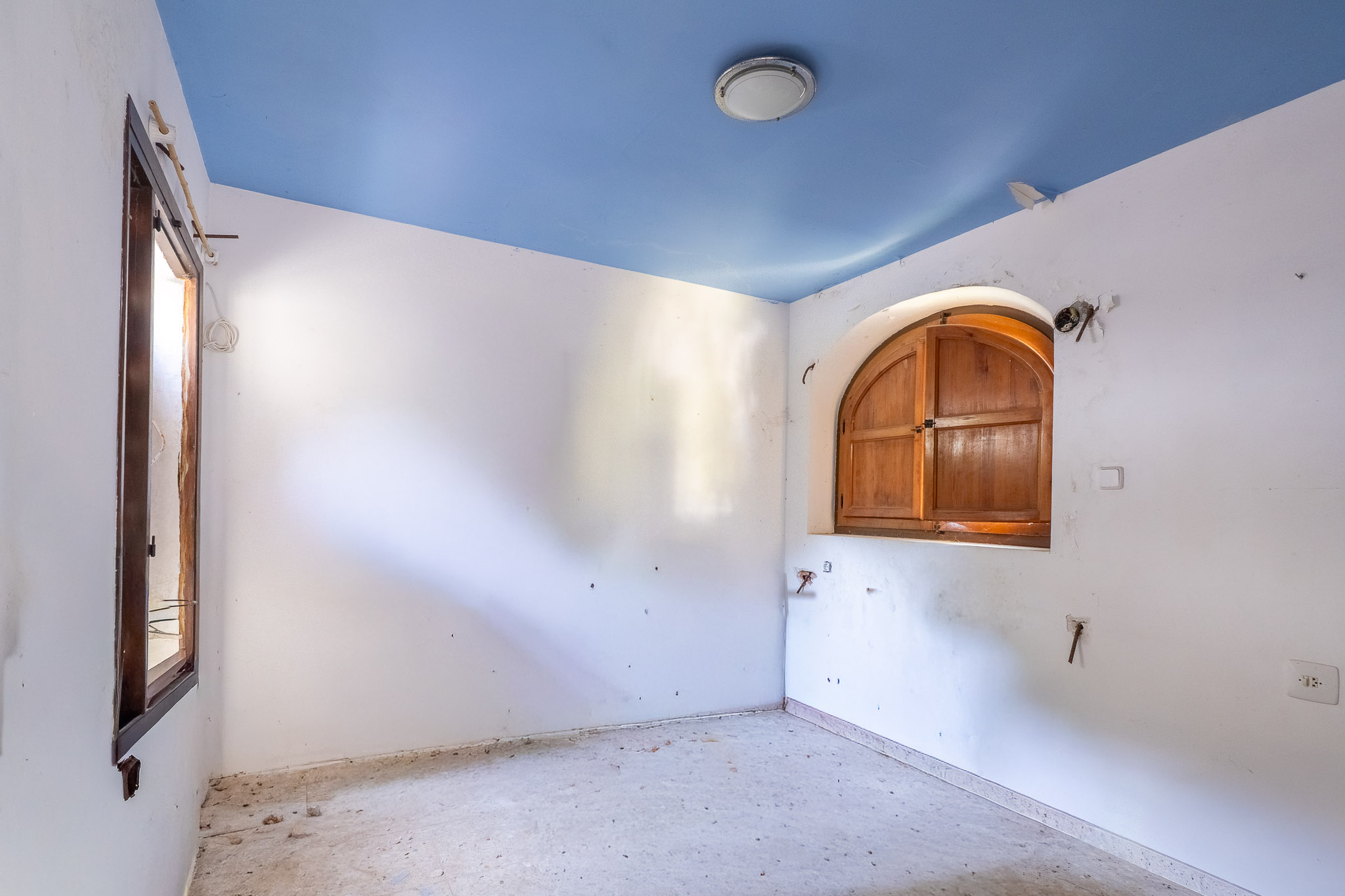 Villa en Benissa con Vistas al Mar: ¡Crea tu Hogar!, Villa tradicional en Benissa, Alicante, con potencial ilimitado para reformar. Ubicación privilegiada cerca de calas, vistas al mar y montañas. ¡Crea tu hogar s