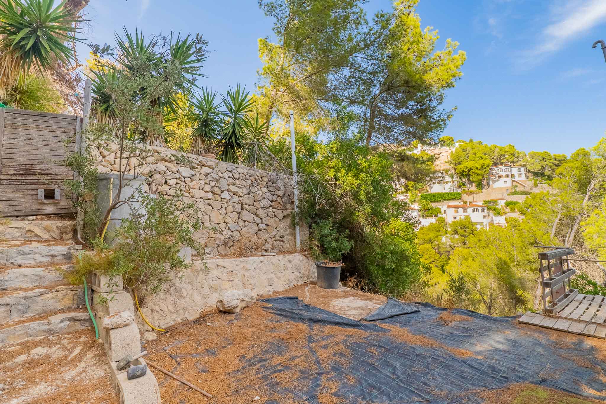 Villa en Benissa con Vistas al Mar: ¡Crea tu Hogar!, Villa tradicional en Benissa, Alicante, con potencial ilimitado para reformar. Ubicación privilegiada cerca de calas, vistas al mar y montañas. ¡Crea tu hogar s