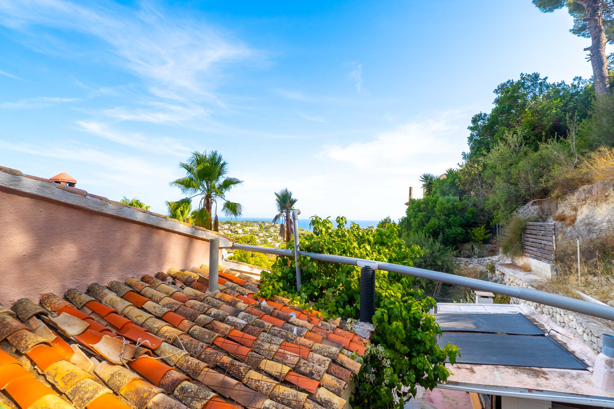 Villa en Benissa con Vistas al Mar: ¡Crea tu Hogar!, Villa tradicional en Benissa, Alicante, con potencial ilimitado para reformar. Ubicación privilegiada cerca de calas, vistas al mar y montañas. ¡Crea tu hogar s