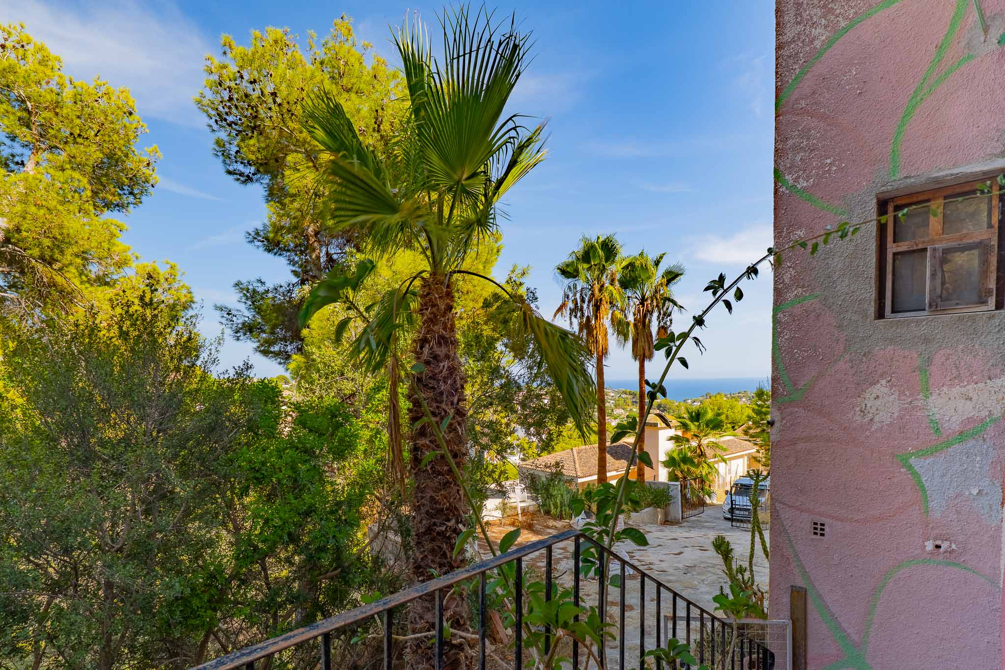 Villa en Benissa con Vistas al Mar: ¡Crea tu Hogar!, Villa tradicional en Benissa, Alicante, con potencial ilimitado para reformar. Ubicación privilegiada cerca de calas, vistas al mar y montañas. ¡Crea tu hogar s