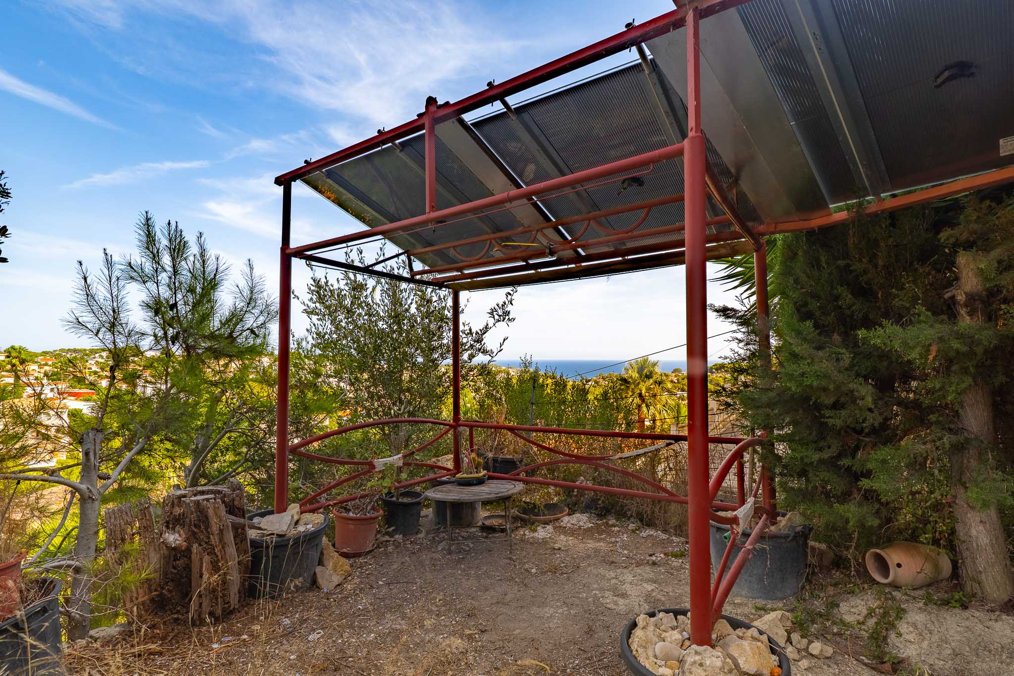 Villa en Benissa con Vistas al Mar: ¡Crea tu Hogar!, Villa tradicional en Benissa, Alicante, con potencial ilimitado para reformar. Ubicación privilegiada cerca de calas, vistas al mar y montañas. ¡Crea tu hogar s