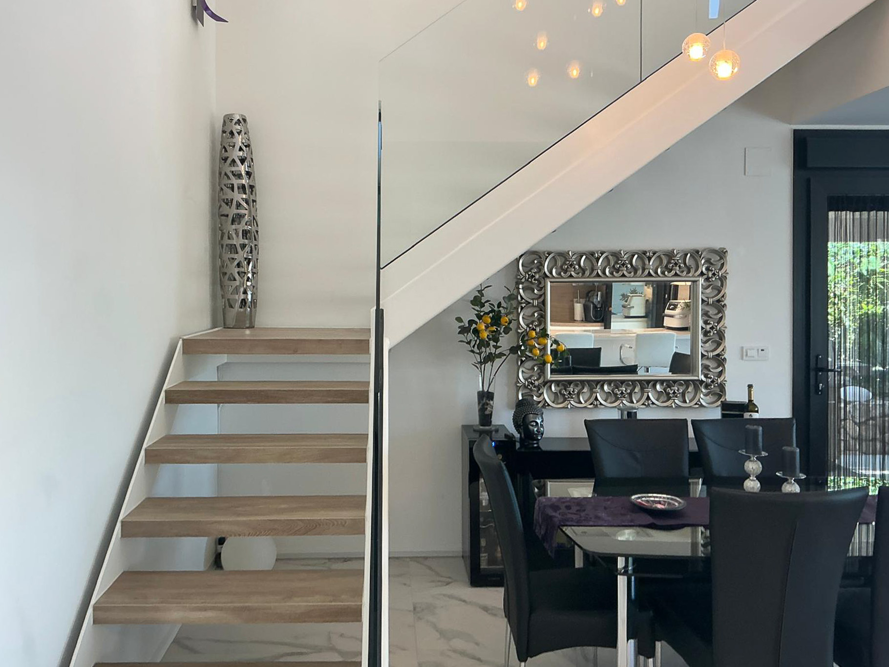 Espectacular Villa de Lujo en Finestrat con Vistas al Mar, Villa de lujo moderna en Finestrat, Alicante. Disfruta de vistas al mar, piscina infinity, 3 dorms, 3 baños. ¡Tu inversión perfecta en Costa Blanca por 849.000€