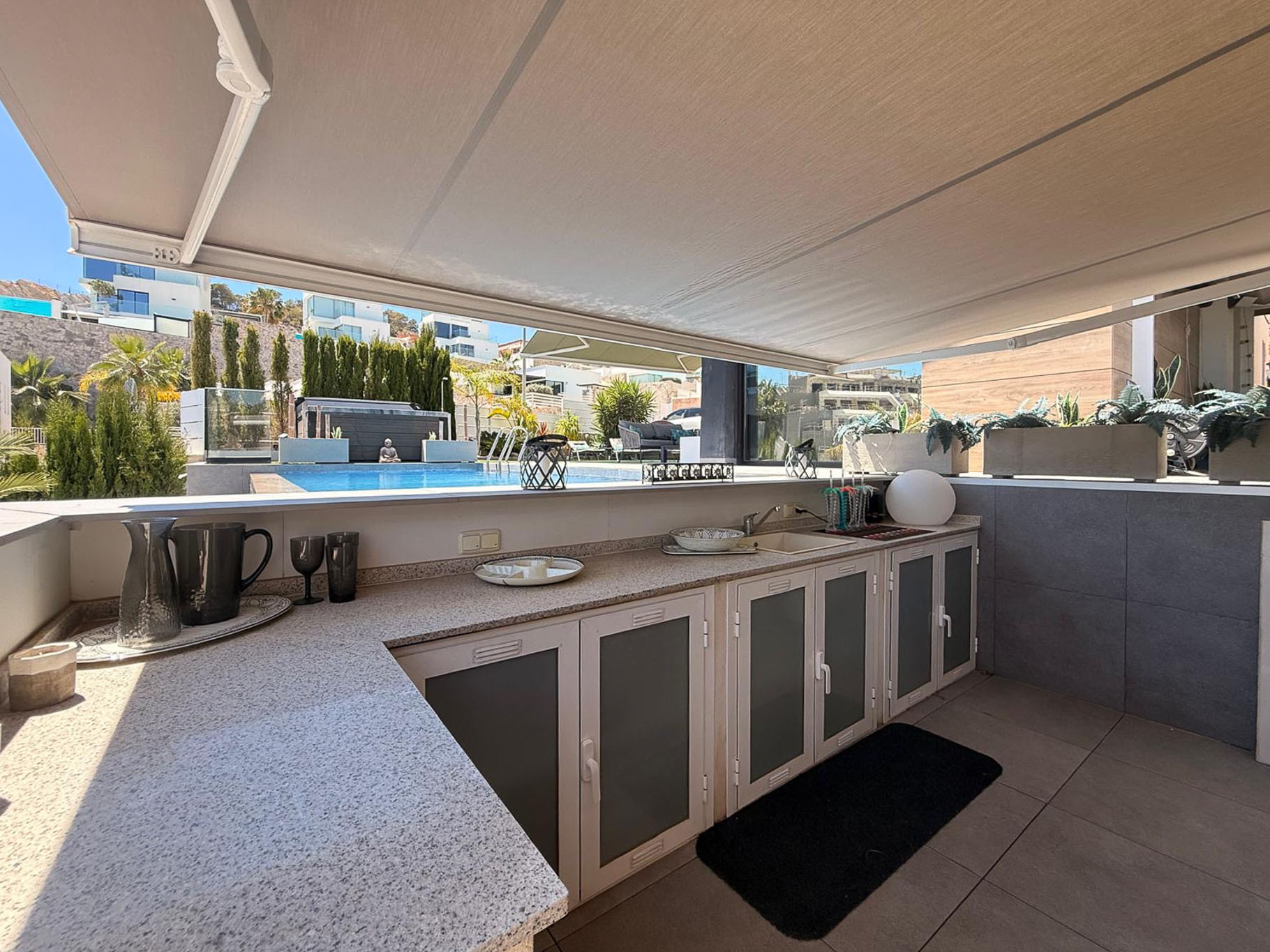Espectacular Villa de Lujo en Finestrat con Vistas al Mar, Villa de lujo moderna en Finestrat, Alicante. Disfruta de vistas al mar, piscina infinity, 3 dorms, 3 baños. ¡Tu inversión perfecta en Costa Blanca por 849.000€