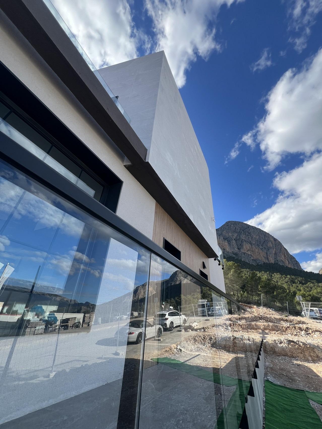 Exclusivos Adosados Obra Nueva Polop con Piscina Privada, Adosados de obra nueva en Polop, Alicante. 3 dormitorios, piscina privada y acabados de lujo. Disfruta la Costa Blanca Norte, cerca del mar y naturaleza. ¡Tu ho