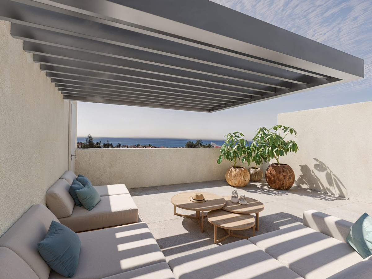 Villa de Lujo con Vistas al Mar en Rincón de la Victoria, Villa de diseño contemporáneo en Rincón de la Victoria, Málaga. Exclusiva residencia de 3 hab con piscina privada, vistas al mar y alta eficiencia energética. ¡