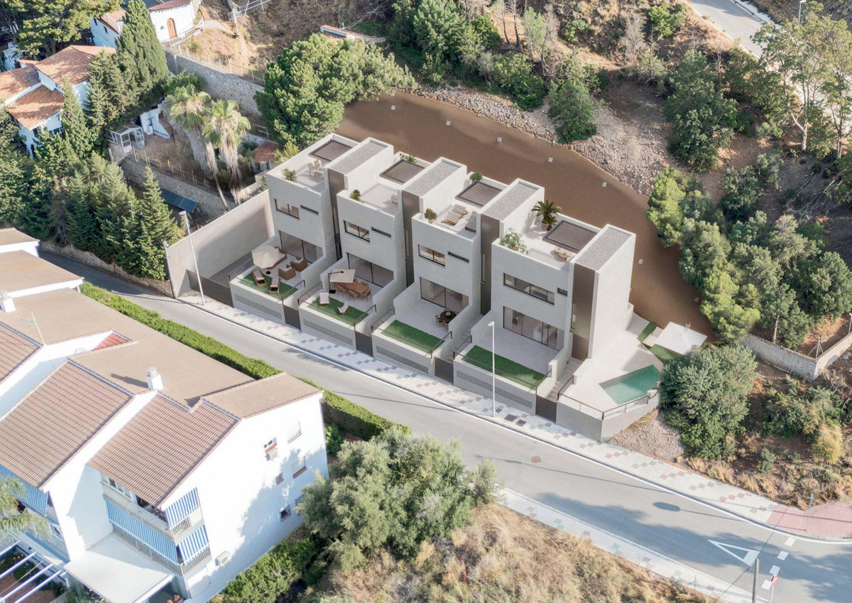 Villa de Lujo con Vistas al Mar en Rincón de la Victoria, Villa de diseño contemporáneo en Rincón de la Victoria, Málaga. Exclusiva residencia de 3 hab con piscina privada, vistas al mar y alta eficiencia energética. ¡