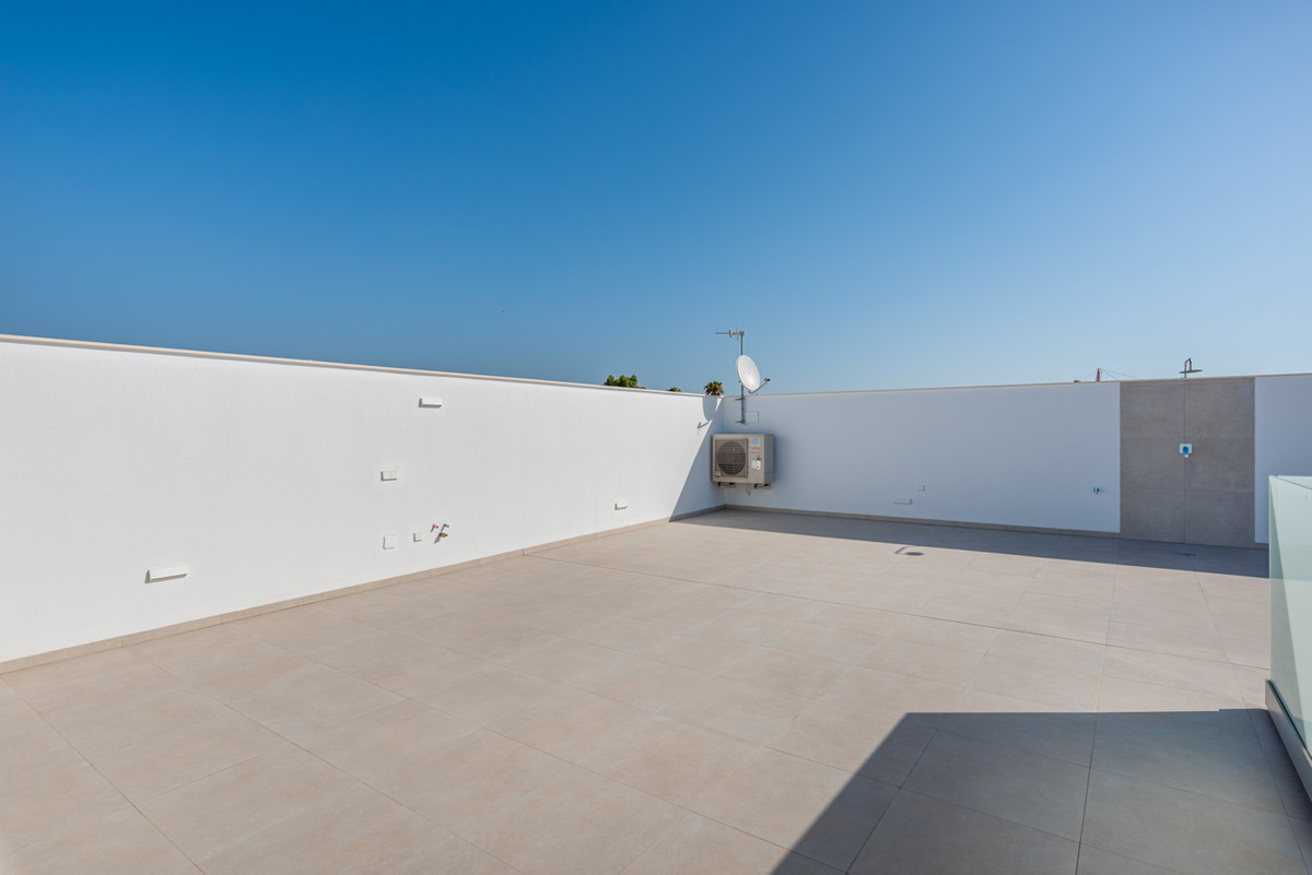 Moderna Villa de Lujo con Piscina en San Javier, Descubra esta villa de diseño moderno en San Javier, Murcia. Lujo y confort con 3 dorm, 2 baños, piscina privada y acabados premium. ¡Su oasis cerca del Mar Men