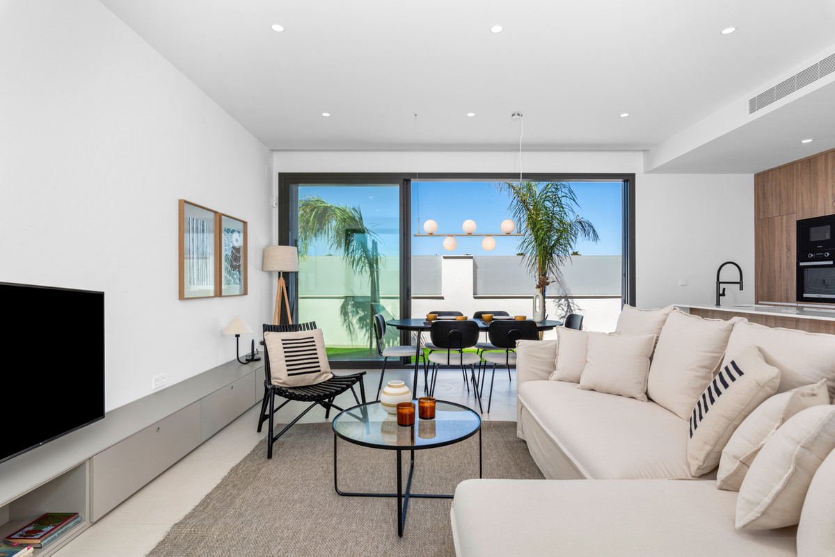Exclusiva Villa de Lujo con Piscina en Los Alcázares, Villa de lujo en Los Alcázares, Murcia. 3 dorm, 3 baños, piscina privada y acabados premium. Vive el lujo en la Costa Cálida cerca del Mar Menor. ¡Oportunidad ú
