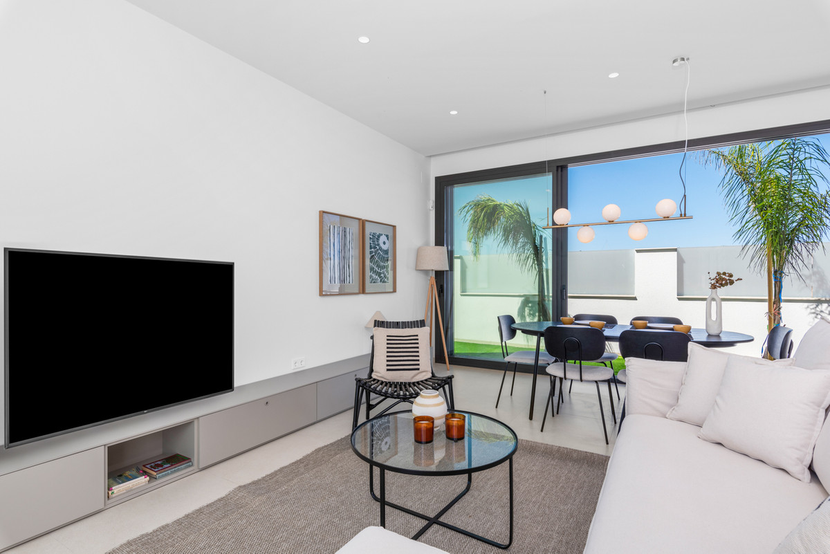 Exclusiva Villa de Lujo con Piscina en Los Alcázares, Villa de lujo en Los Alcázares, Murcia. 3 dorm, 3 baños, piscina privada y acabados premium. Vive el lujo en la Costa Cálida cerca del Mar Menor. ¡Oportunidad ú