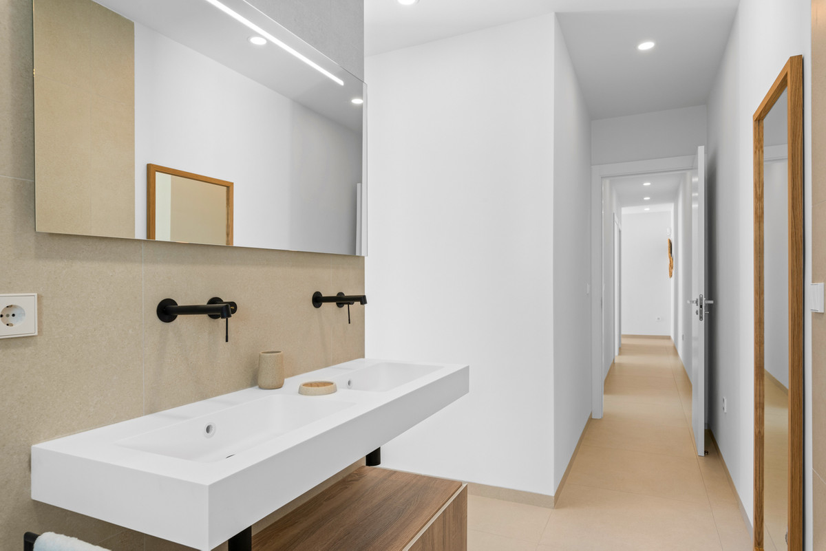 Exclusiva Villa de Lujo con Piscina en Los Alcázares, Villa de lujo en Los Alcázares, Murcia. 3 dorm, 3 baños, piscina privada y acabados premium. Vive el lujo en la Costa Cálida cerca del Mar Menor. ¡Oportunidad ú