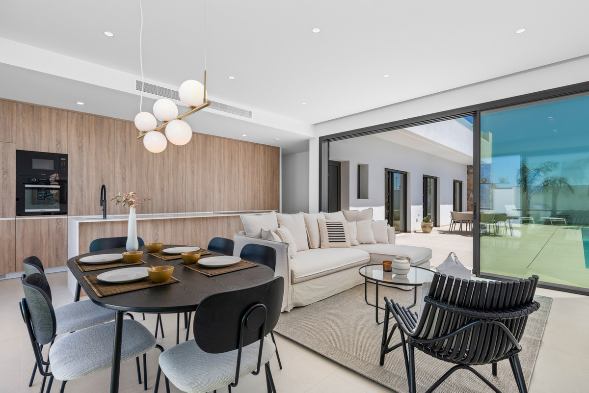 Exclusiva Villa de Lujo con Piscina en Los Alcázares, Villa de lujo en Los Alcázares, Murcia. 3 dorm, 3 baños, piscina privada y acabados premium. Vive el lujo en la Costa Cálida cerca del Mar Menor. ¡Oportunidad ú