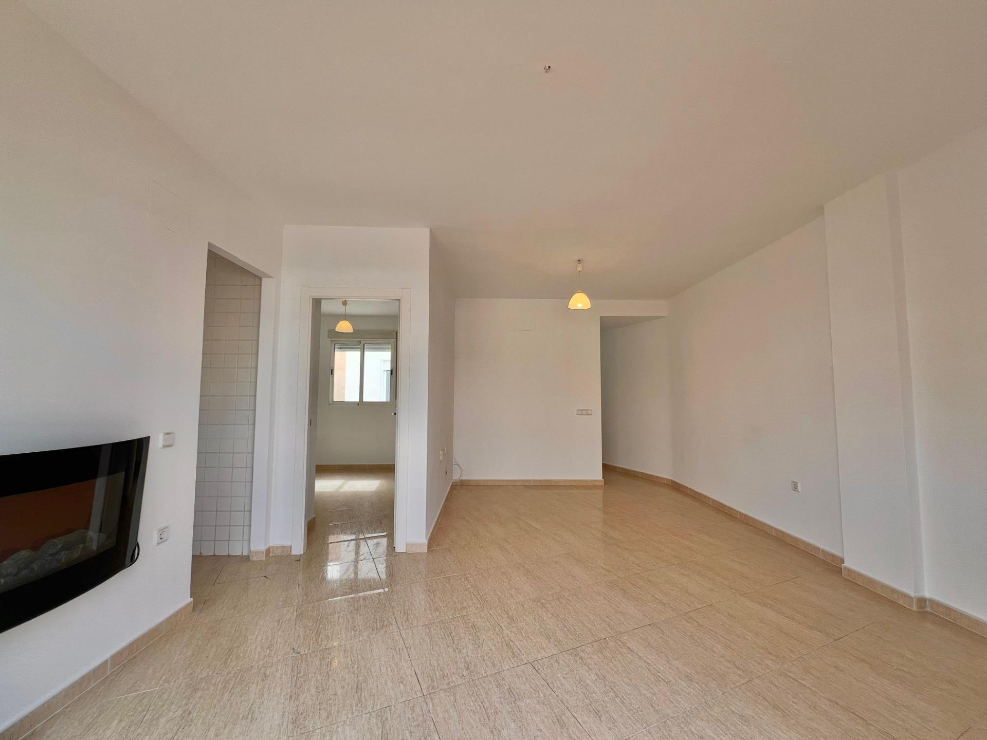 Ático Exclusivo en Torrevieja: Vistas Despejadas, Cerca del Mar, Ático de ensueño en Playa del Cura, Torrevieja. 2 hab, 2 baños, terraza con vistas. A 10 min de la playa. Clima mediterráneo y servicios. ¡Tu hogar por 199.900€