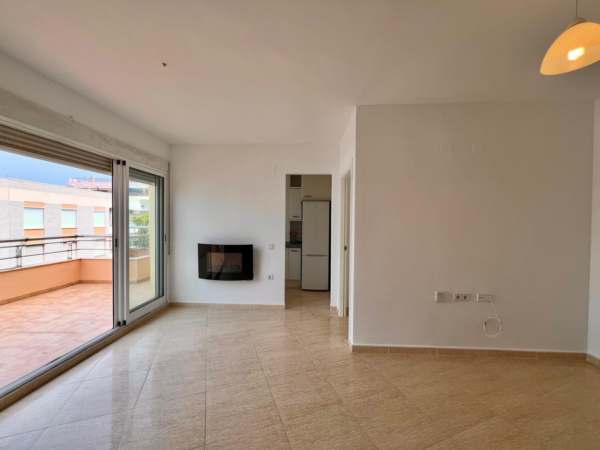 Ático Exclusivo en Torrevieja: Vistas Despejadas, Cerca del Mar, Ático de ensueño en Playa del Cura, Torrevieja. 2 hab, 2 baños, terraza con vistas. A 10 min de la playa. Clima mediterráneo y servicios. ¡Tu hogar por 199.900€
