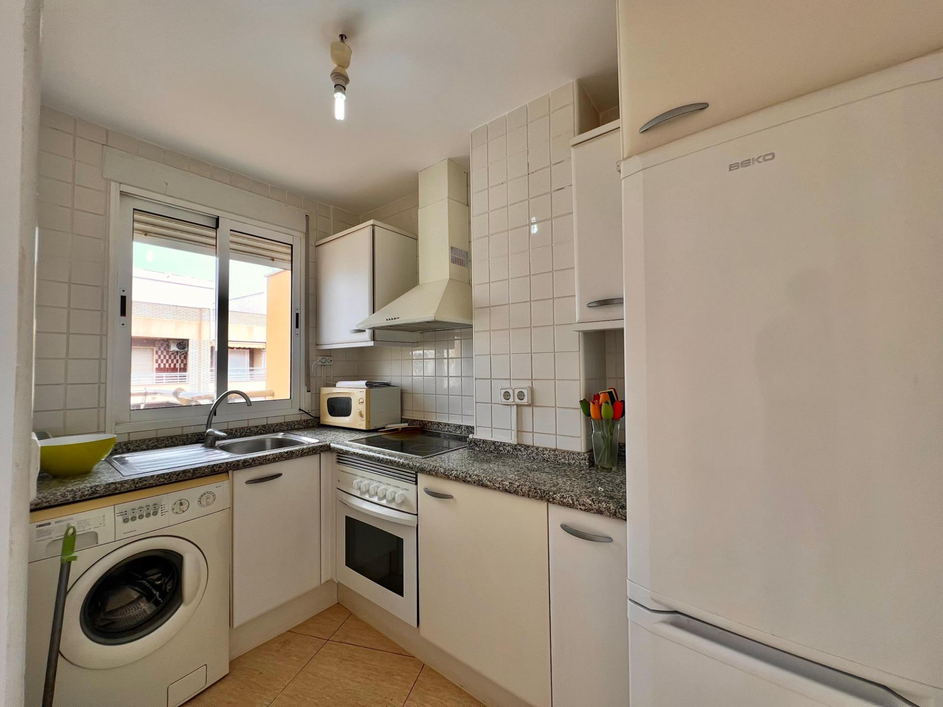 Ático Exclusivo en Torrevieja: Vistas Despejadas, Cerca del Mar, Ático de ensueño en Playa del Cura, Torrevieja. 2 hab, 2 baños, terraza con vistas. A 10 min de la playa. Clima mediterráneo y servicios. ¡Tu hogar por 199.900€