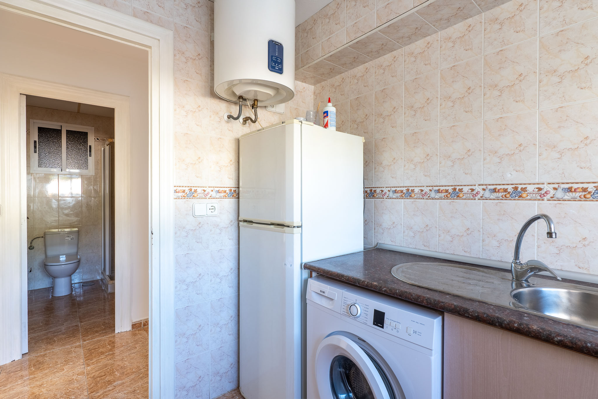 Calpe: Apartamento luminoso a 150m de la playa Arenal-Bol, Descubre este apartamento en Calpe, Costa Blanca. A 150m de Playa Arenal-Bol. 2 dorm, terraza 13m². Vive el Mediterráneo, ideal inversión o tu refugio costero.