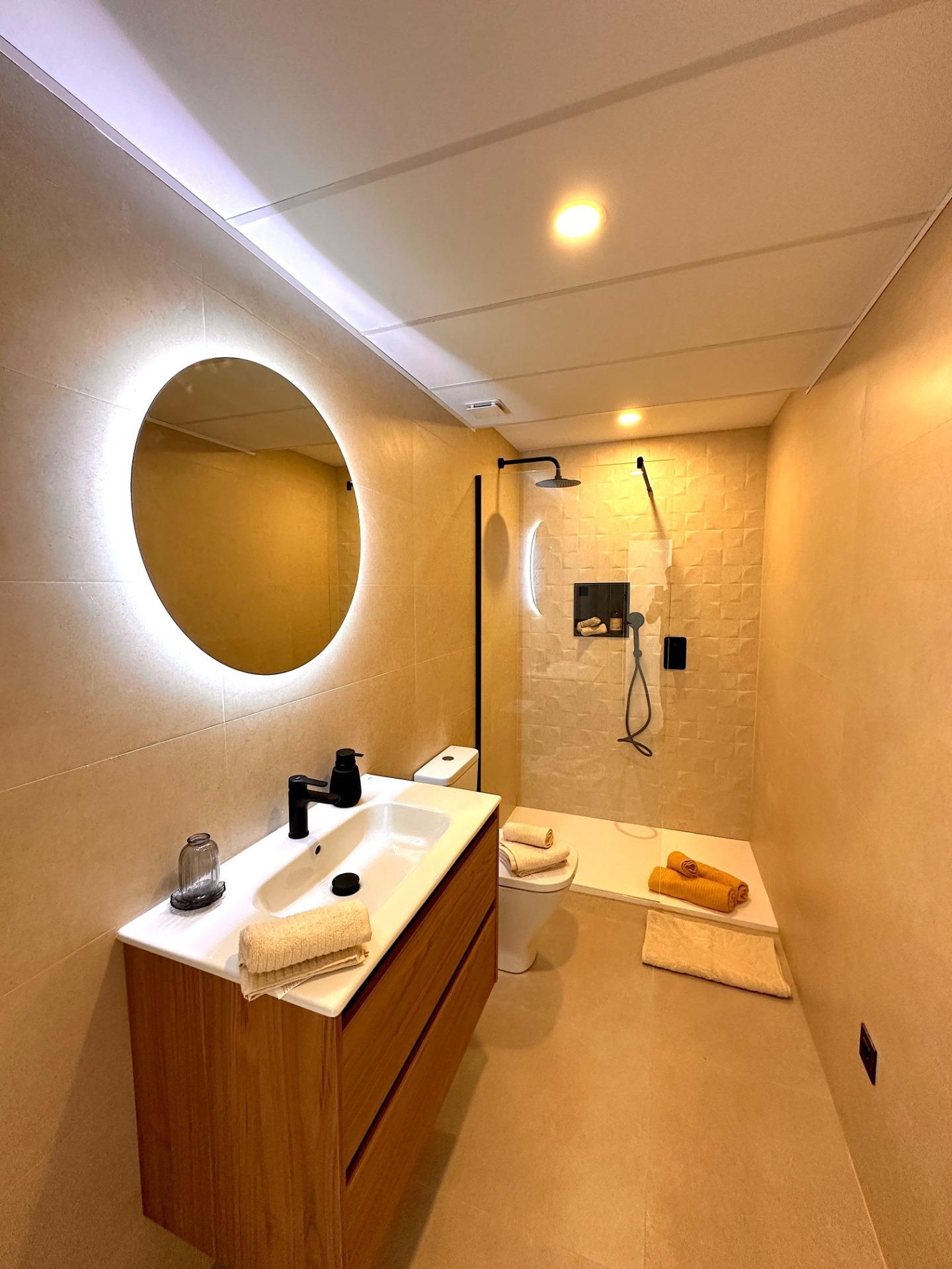 Exclusivas Casas Boutique con Piscina Privada Cerca del Mar, Descubre 4 exclusivas viviendas de lujo en San Pedro del Pinatar, Costa Cálida. A 800m de la playa, con 2 dormitorios y áticos con piscina privada. Desde 279.95