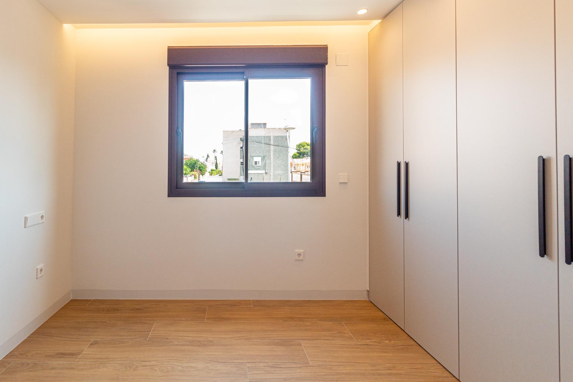Villa de Lujo Nueva en Lo Pagán, a Pasos de Playa, Villas de lujo obra nueva en Lo Pagán, Murcia. A 250m de la playa, con piscina privada. 3 hab, 2 baños. Acabados premium, eficiencia energética. ¡Tu sueño medit