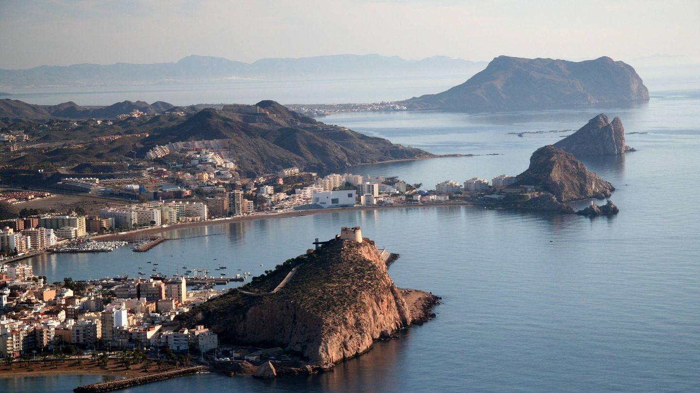 Águilas: Moderno Apartamento de Obra Nueva Cerca del Mar, Descubre tu apartamento de obra nueva en Águilas, Costa Cálida. 3 dorm., 2 baños, a 800m del mar. Disfruta piscinas, parking y el estilo de vida mediterráneo. ¡