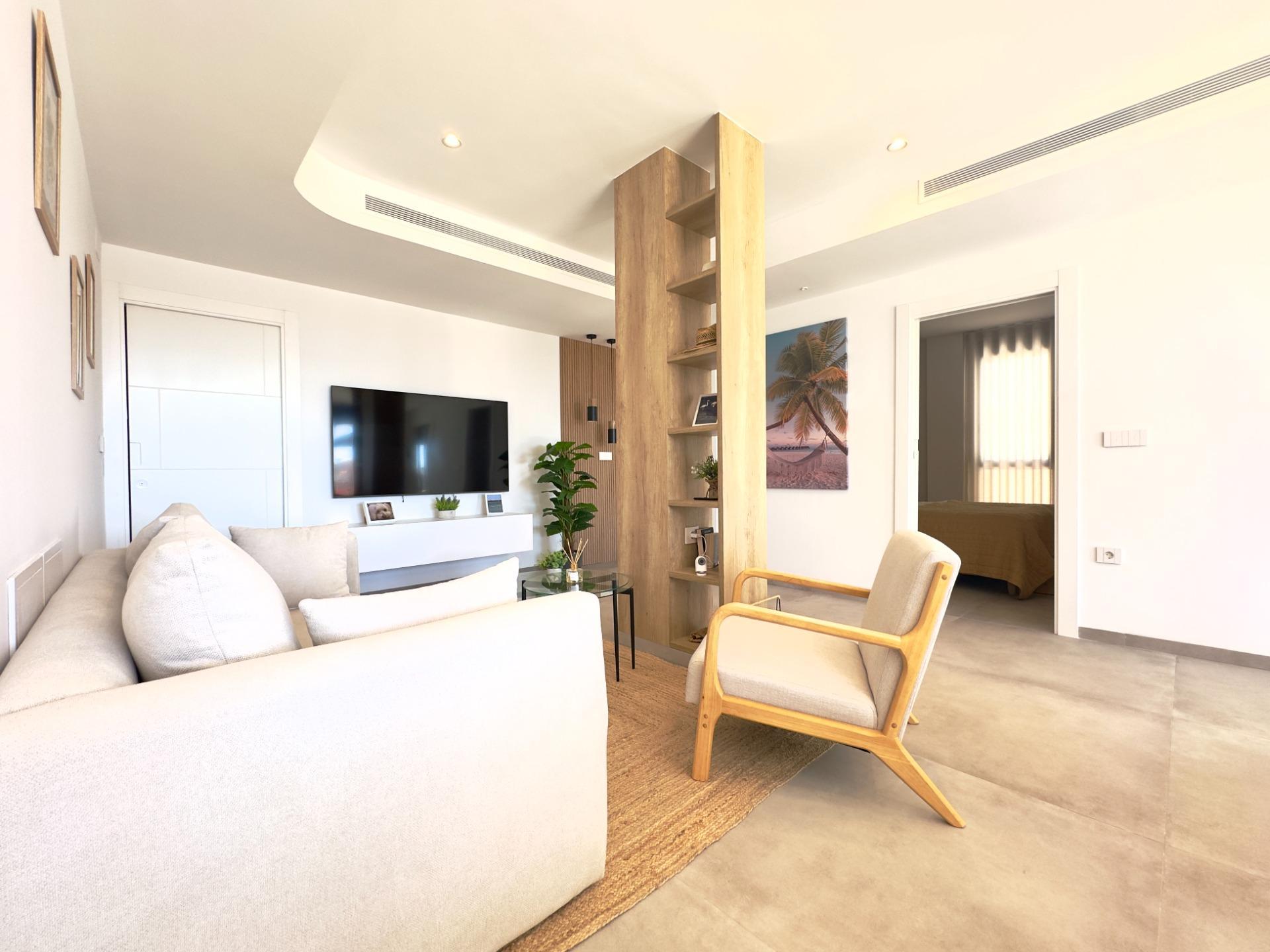 Lujo Costero: Apartamento Nuevo con Gran Terraza en San Pedro, Lujo y confort en San Pedro del Pinatar, Murcia. Apartamento de obra nueva con 3 dorm, 2 baños, terraza de 92m², piscina, gimnasio y garaje. ¡Vive la Costa Cáli