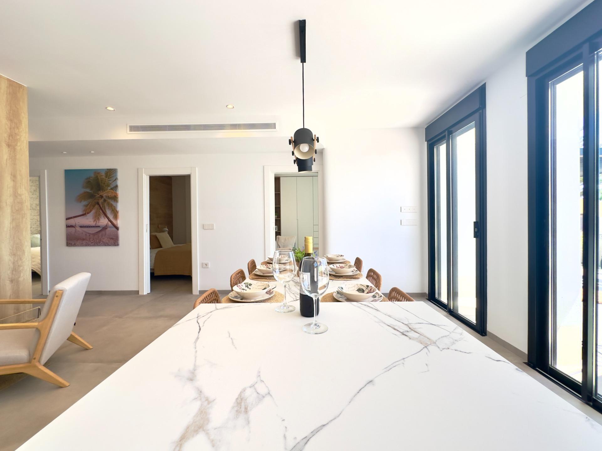 Lujo Costero: Apartamento Nuevo con Gran Terraza en San Pedro, Lujo y confort en San Pedro del Pinatar, Murcia. Apartamento de obra nueva con 3 dorm, 2 baños, terraza de 92m², piscina, gimnasio y garaje. ¡Vive la Costa Cáli