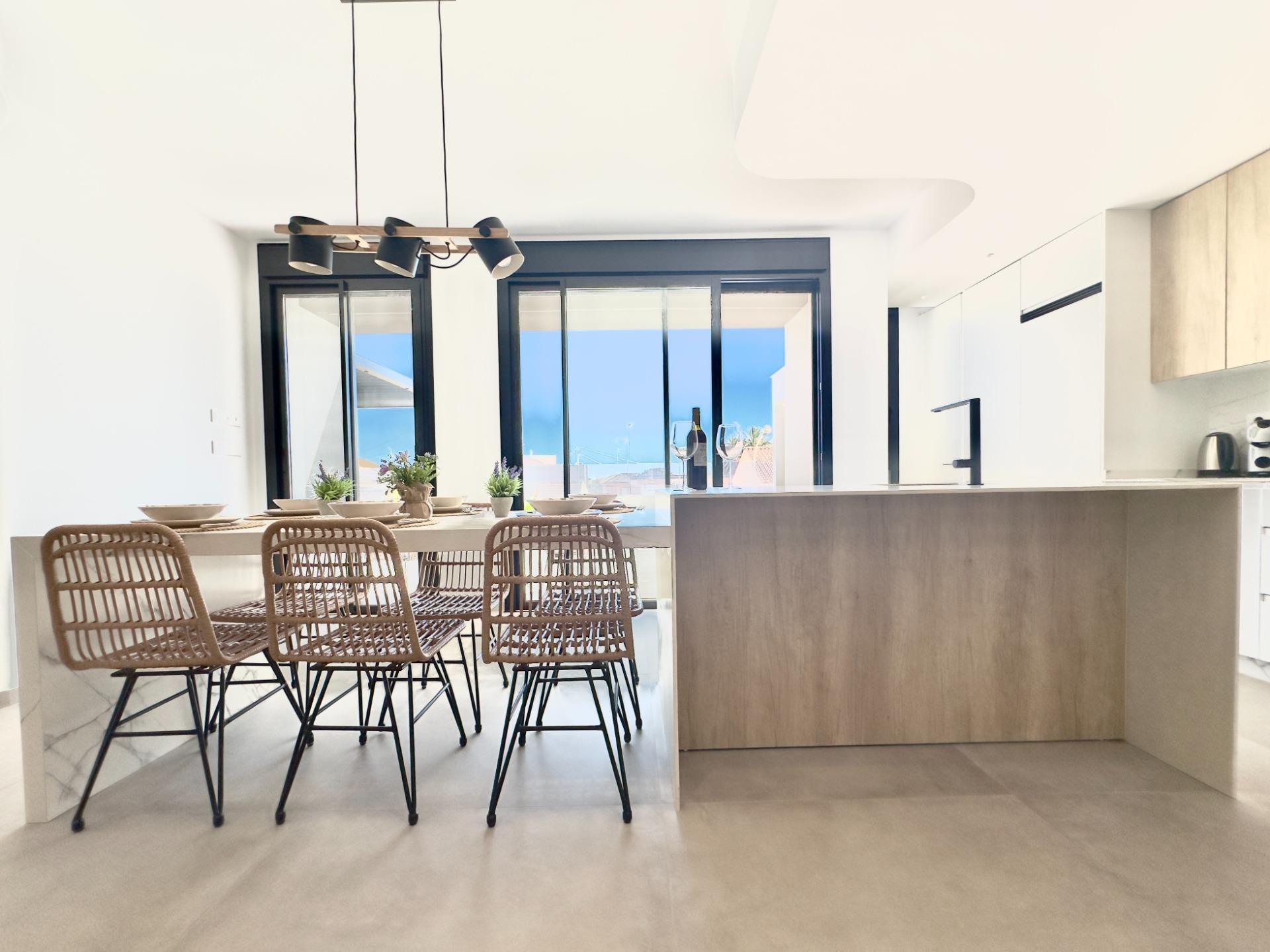 Lujo Costero: Apartamento Nuevo con Gran Terraza en San Pedro, Lujo y confort en San Pedro del Pinatar, Murcia. Apartamento de obra nueva con 3 dorm, 2 baños, terraza de 92m², piscina, gimnasio y garaje. ¡Vive la Costa Cáli