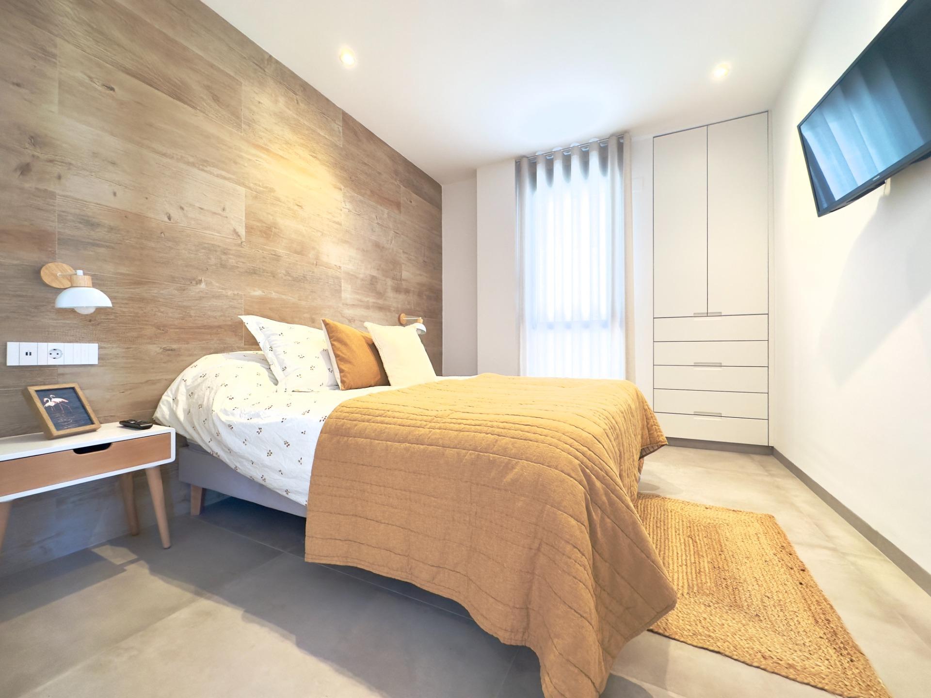 Lujo Costero: Apartamento Nuevo con Gran Terraza en San Pedro, Lujo y confort en San Pedro del Pinatar, Murcia. Apartamento de obra nueva con 3 dorm, 2 baños, terraza de 92m², piscina, gimnasio y garaje. ¡Vive la Costa Cáli